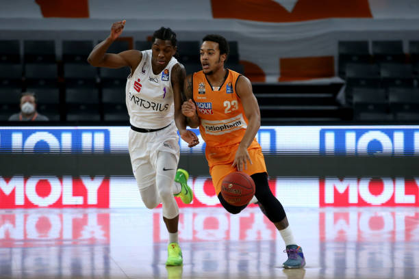 发球抢占先 发球抢占先